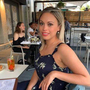 Meet your Posher, Anahí